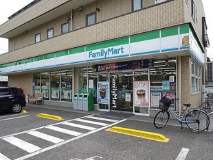 ファミリーマート六浦四丁目店まで281m