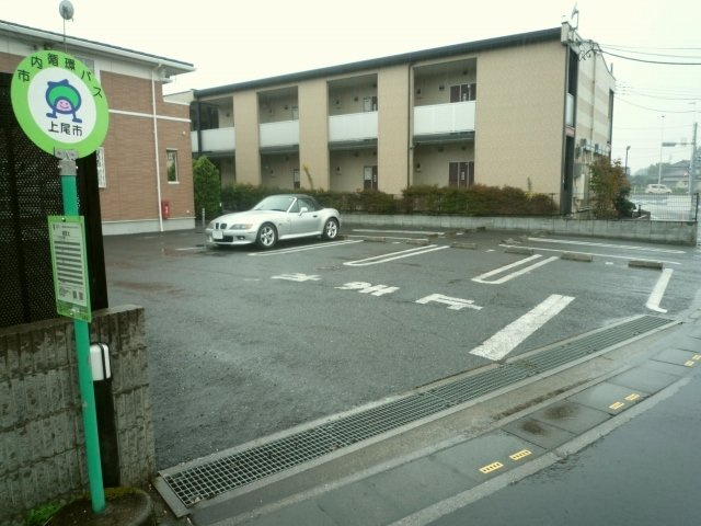駐車場に車を止められます