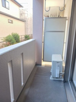 外からの目が気にならないバルコニーで洗濯物が干せます