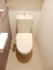 コンパクトで使いやすいトイレです