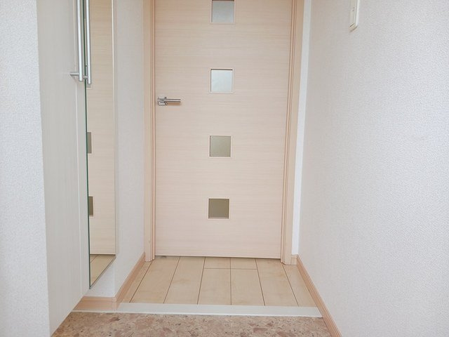 明るい玄関です