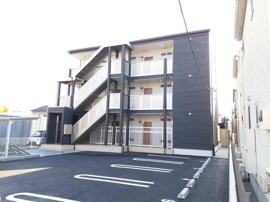 落ち着いた雰囲気の外観です