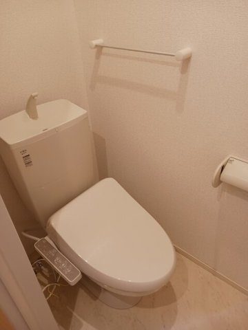 清潔感のあるトイレです