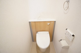 コンパクトで使いやすいトイレです