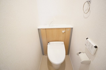 コンパクトで使いやすいトイレです