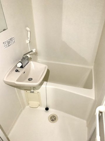 日々の疲れを癒すお風呂付です