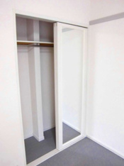 内装は落ち着いています
