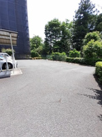 車をお持ちの方に嬉しい駐車場付きの物件です