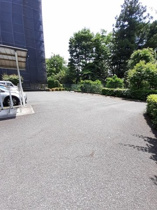車をお持ちの方に嬉しい駐車場付きの物件です