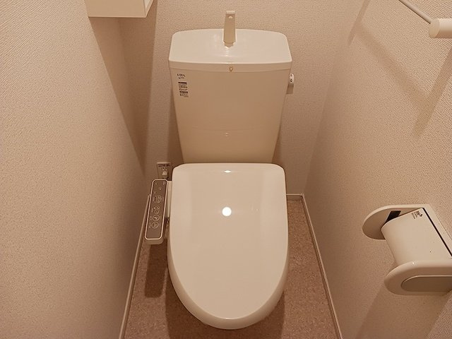 コンパクトで使いやすいトイレです