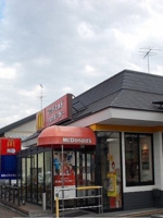 マクドナルドあきる野小川店まで280m