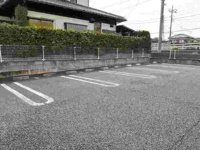 車をお持ちの方に嬉しい駐車場付きの物件です