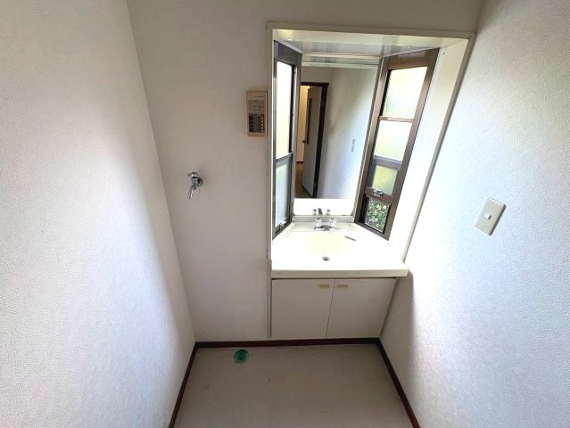 加太2丁目一戸建の洗面所