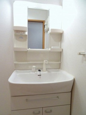 コンパクトで使いやすい洗面所