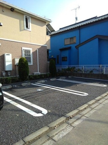 車をお持ちの方に嬉しい駐車場付きの物件です