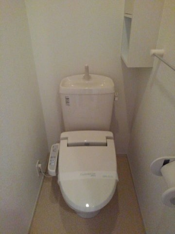 ゆったりとした空間のトイレです