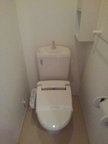 ゆったりとした空間のトイレです