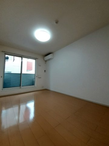 こちらの居間で趣味の時間をお楽しみください