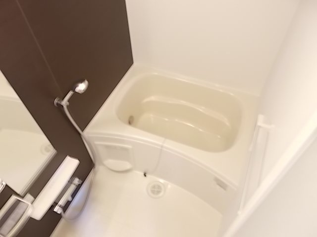 コンパクトで使いやすいお風呂です