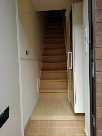 明るい玄関です