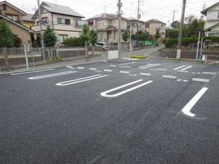 駐車場があるので、車を買う予定の方も安心です