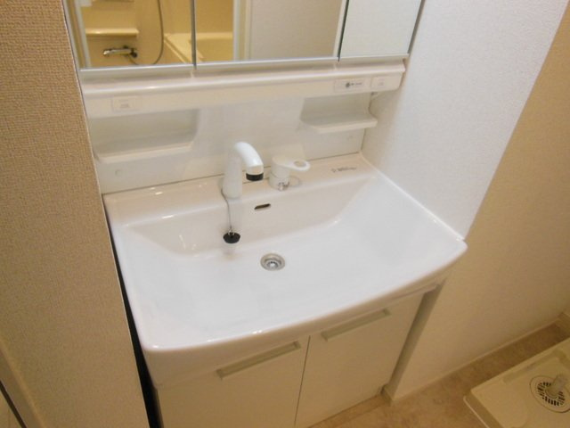 明るい洗面所です