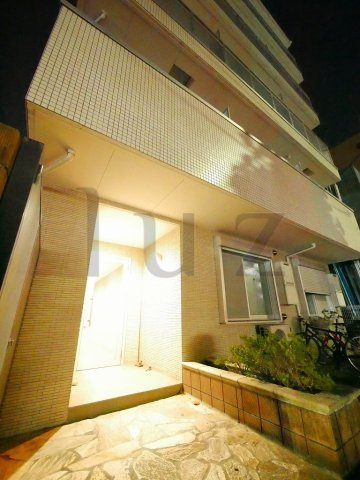 ビーカーサ天王町のエントランス