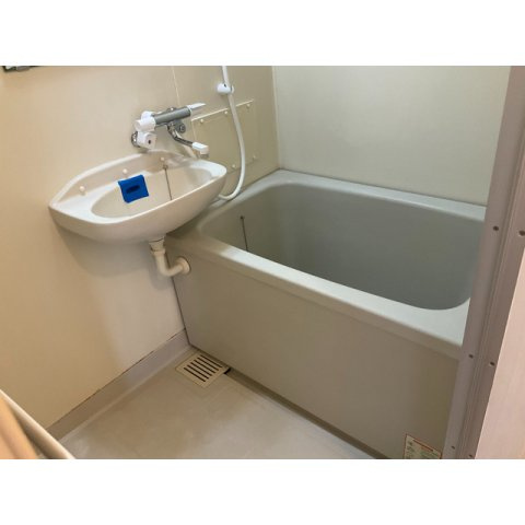 コンパクトで使いやすいお風呂です