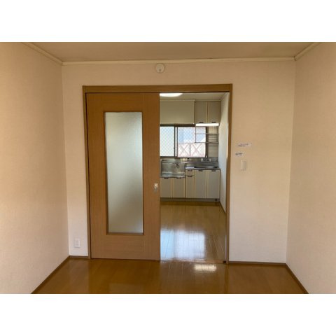 ゆったり過ごせる居間です