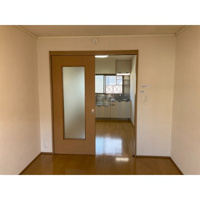 ゆったり過ごせる居間です