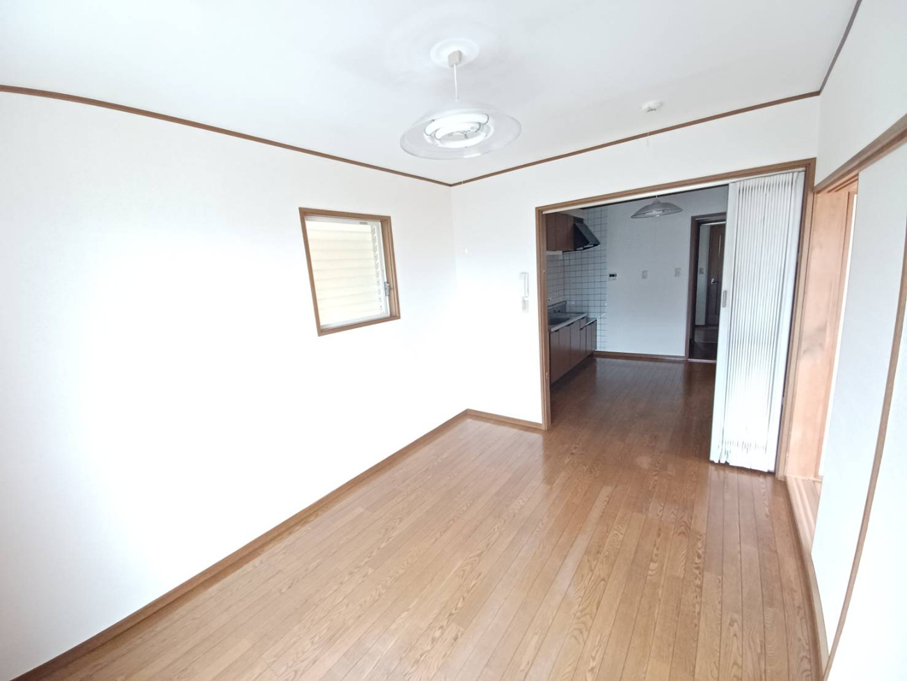 個人の部屋や寝室として使える洋室です