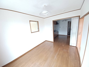 個人の部屋や寝室として使える洋室です