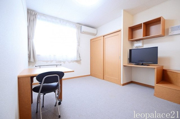 こちらのリビングで趣味の時間をお楽しみください