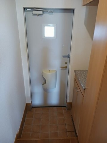収納もある玄関です