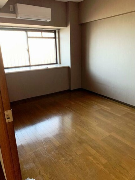 ロイヤルマンション四街道の洋室|明るい洋室です