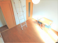 こちらの居間で趣味の時間をお楽しみください