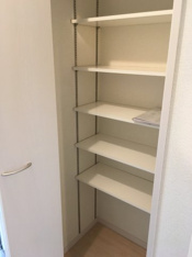 たっぷりとした収納スペースです