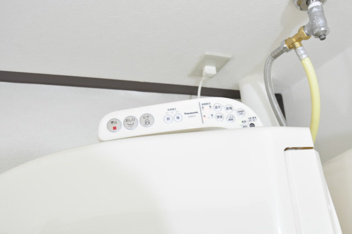 コンパクトで使いやすいトイレです