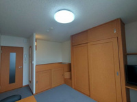 ゆったり過ごせる居間です