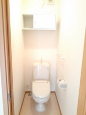 コンパクトで使いやすいトイレです