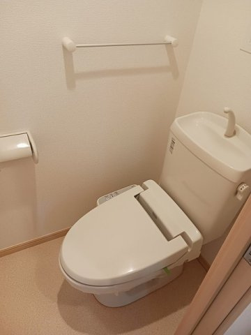 清潔感のあるトイレです