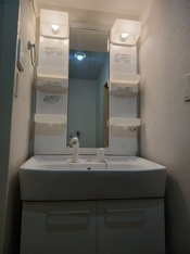 コンパクトで使いやすい洗面所
