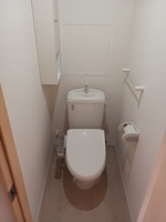 ゆったりとした空間のトイレです