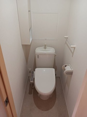 ゆったりとした空間のトイレです