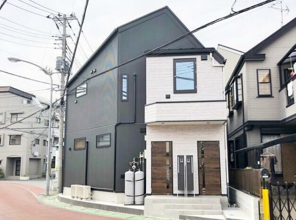 レコラ行徳　２０２号室の外観