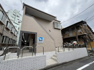 落ち着いたエントランスです