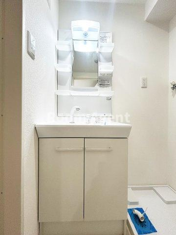 エストゥルースプラスノース名古屋の洗面所