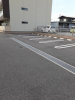 車をお持ちの方に嬉しい駐車場付きの物件です