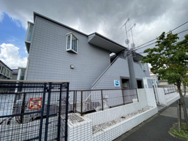 落ち着いた雰囲気の外観です
