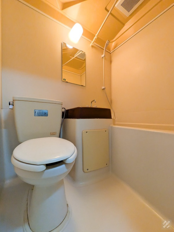 コンパクトで使いやすいトイレです